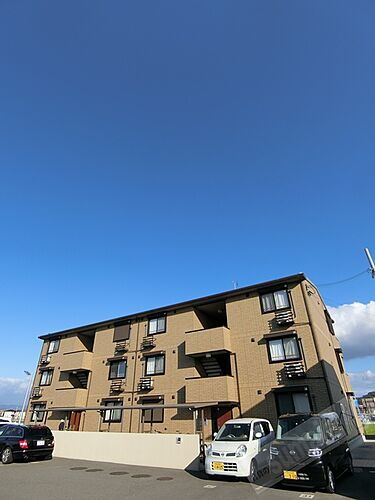 和歌山県和歌山市出水 3階建 築9年4ヶ月
