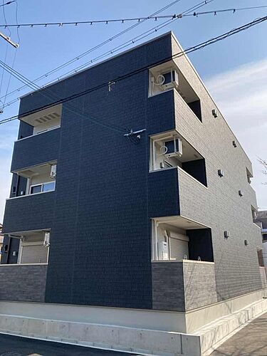 兵庫県西宮市六軒町 3階建