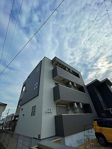 大阪府堺市西区鳳西町１丁 3階建