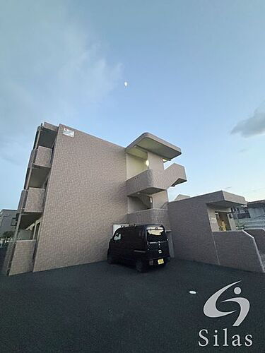 兵庫県宝塚市山本南１丁目 3階建 築18年5ヶ月