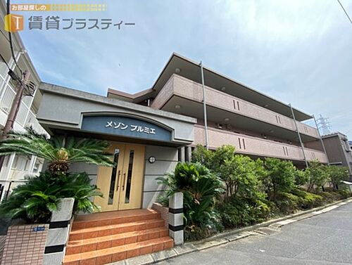 千葉県市川市欠真間２丁目 3階建