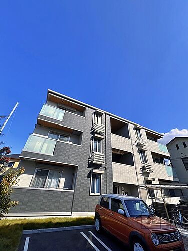 大阪府和泉市府中町３丁目 3階建 築1年9ヶ月