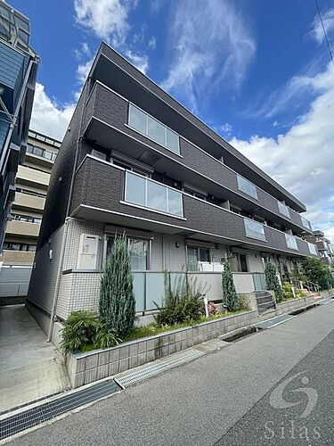 兵庫県尼崎市武庫之荘７丁目 3階建