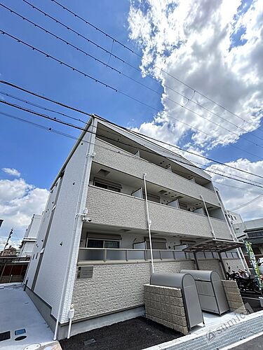 クリエオーレ南新町 3階建