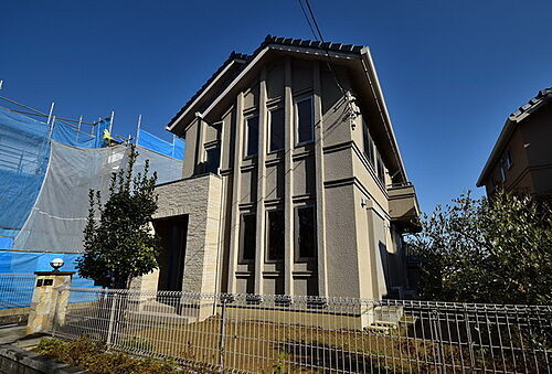 神奈川県川崎市麻生区万福寺５丁目 地上2階地下2階建