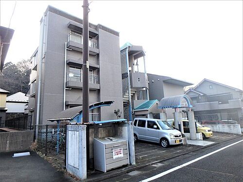 パストラーナ美好 3階建