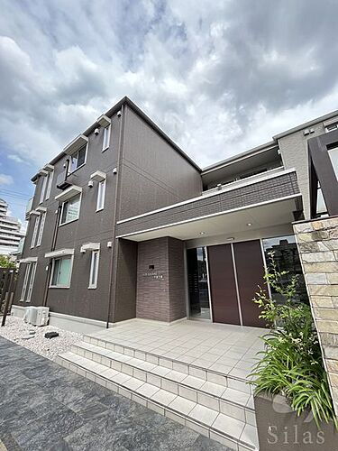 大阪府吹田市山田東４丁目 3階建 築11年10ヶ月