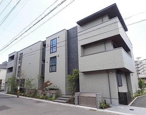 シャーメゾン春日 3階建