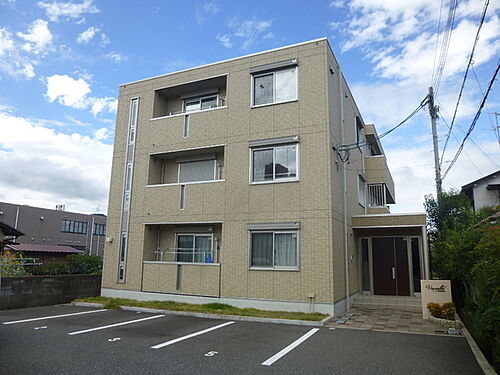 兵庫県川西市南花屋敷２丁目 3階建 築13年