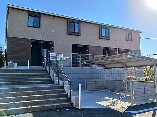 東京都稲城市東長沼 2階建