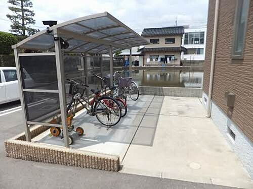 ジュネス亀山 2階建