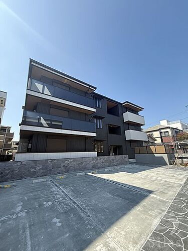 大阪府堺市西区浜寺諏訪森町西３丁 賃貸アパート