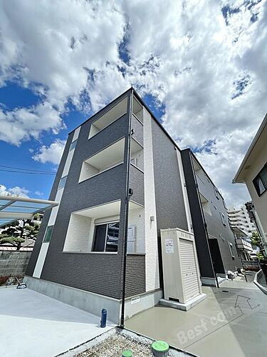 大阪府高石市千代田１丁目 3階建 築1年10ヶ月