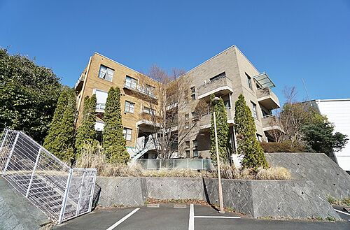 神奈川県川崎市麻生区上麻生２丁目 3階建 築32年5ヶ月