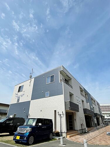 大阪府和泉市富秋町１丁目 3階建 築9年3ヶ月