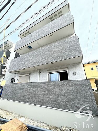 兵庫県伊丹市稲野町１丁目 3階建 築2年10ヶ月