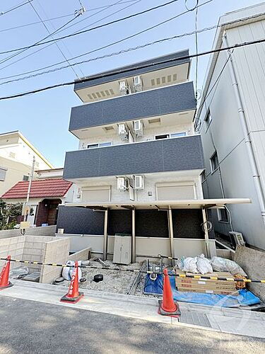 兵庫県尼崎市東園田町５丁目 3階建