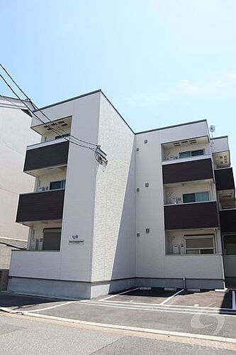 兵庫県尼崎市東大物町１丁目 築9年 3階建