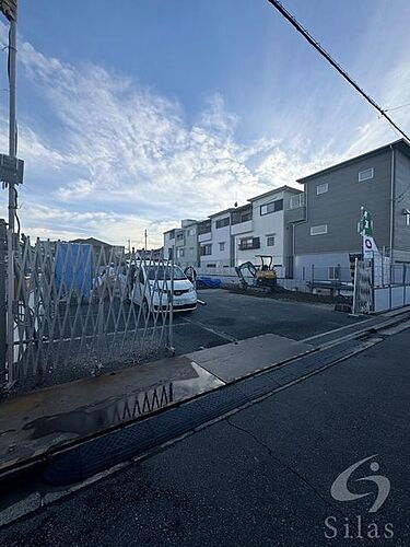 大阪府池田市桃園１丁目 3階建 
