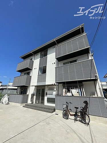 大阪府吹田市豊津町 3階建