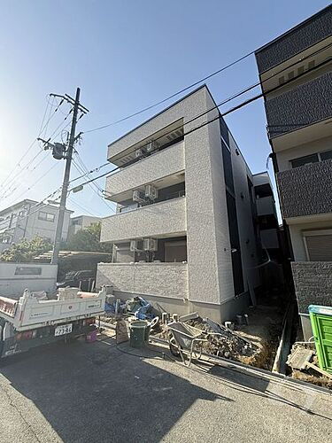 大阪府大阪市平野区平野東３丁目 3階建