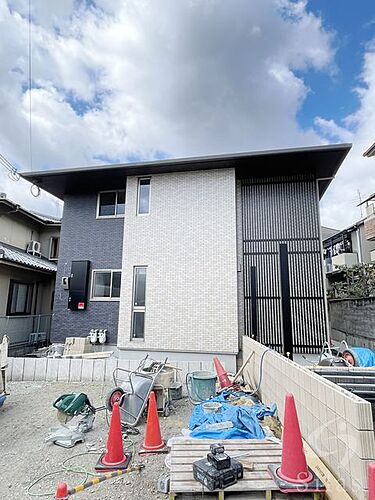 兵庫県神戸市東灘区岡本７丁目 2階建 