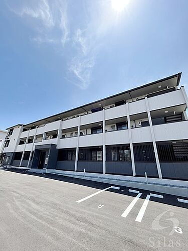 兵庫県神戸市西区伊川谷町有瀬 3階建 築2年1ヶ月