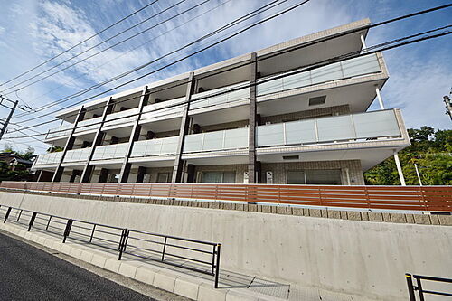 神奈川県川崎市麻生区片平２丁目 3階建