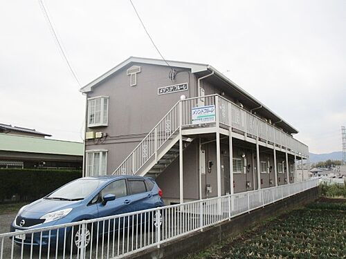 神奈川県伊勢原市石田 2階建