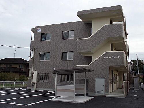 ユーミーシャーモ 3階建