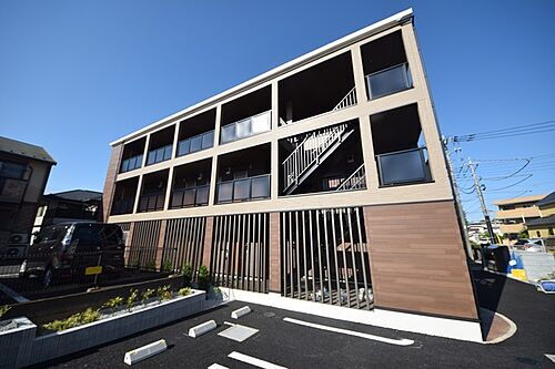 東京都八王子市上柚木２丁目 3階建