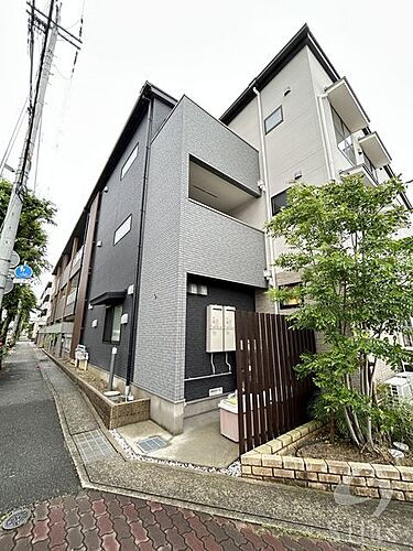 兵庫県伊丹市荒牧５丁目 3階建 築4年4ヶ月