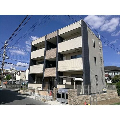 兵庫県伊丹市桜ケ丘２丁目 築8年4ヶ月 3階建