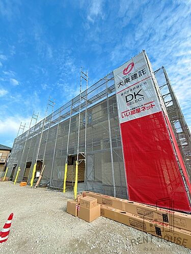 大阪府泉南市中小路１丁目  2階建