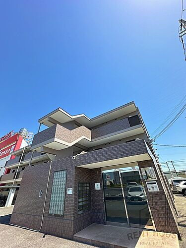 グランシャンブル 3階建