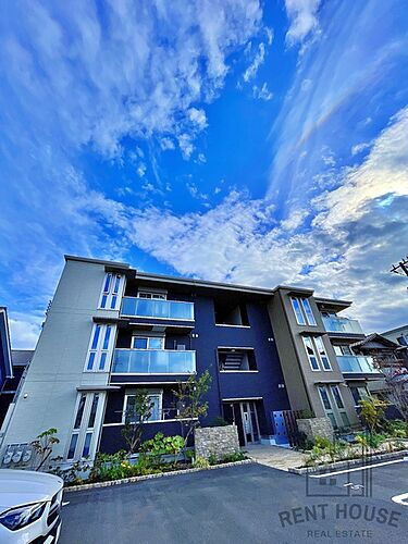 大阪府泉大津市昭和町 築3年1ヶ月 3階建