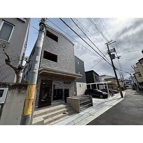 兵庫県尼崎市次屋１丁目 築1年4ヶ月 3階建