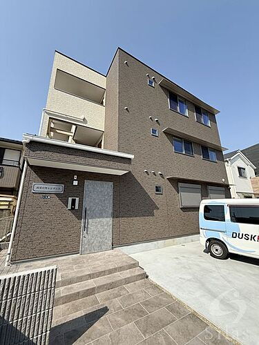 大阪府松原市高見の里４丁目 3階建
