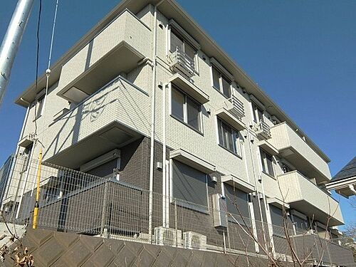 神奈川県厚木市愛甲東１丁目 3階建