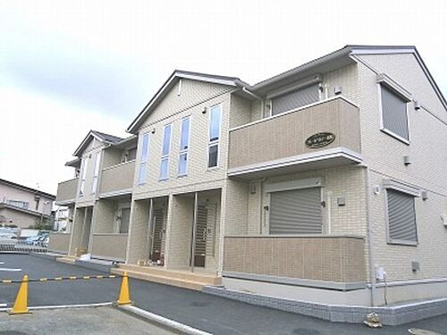 神奈川県秦野市曲松２丁目 2階建 築8年10ヶ月