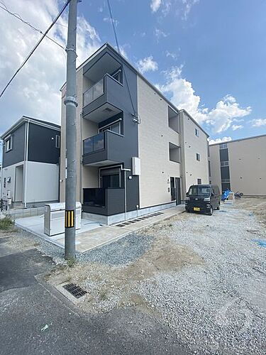 大阪府東大阪市中野１丁目 3階建