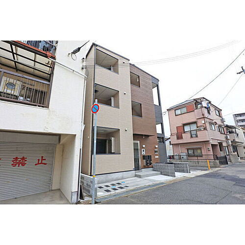 兵庫県神戸市兵庫区荒田町３丁目 築1年未満 3階建