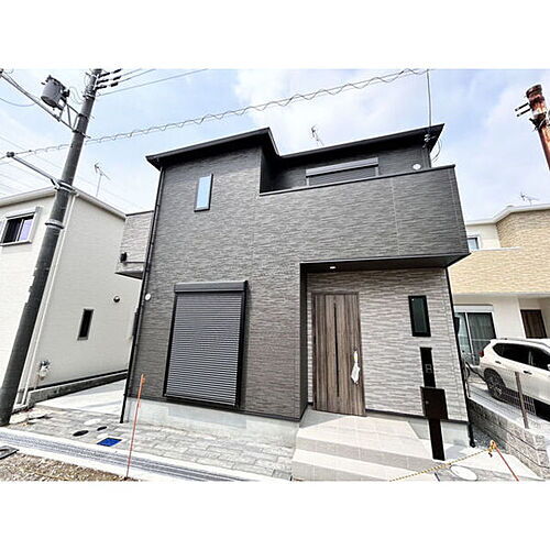 兵庫県尼崎市猪名寺１丁目 2階建