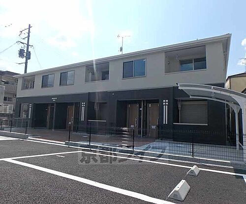 京都府宇治市宇治池森 2階建