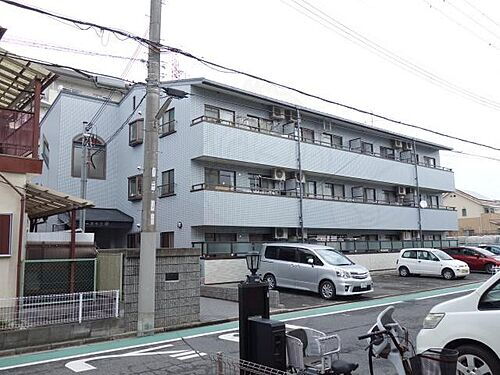 大阪府高槻市栄町４丁目 築32年9ヶ月 3階建