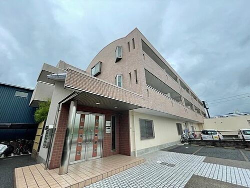 大阪府茨木市春日５丁目 築21年9ヶ月 3階建