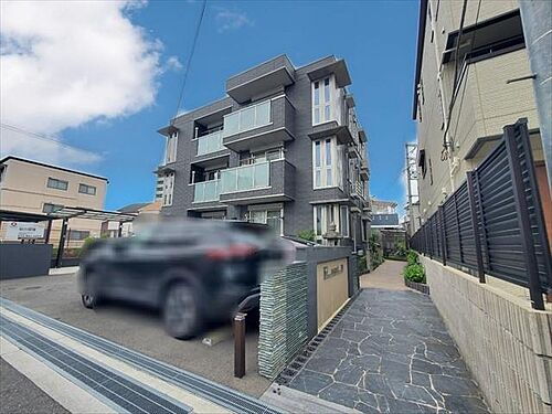 大阪府高槻市上田辺町 築7年5ヶ月 3階建