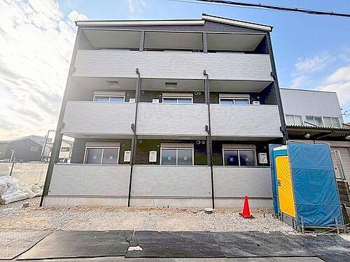 大阪府松原市天美東９丁目  3階建