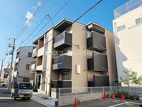 兵庫県尼崎市北大物町 3階建 