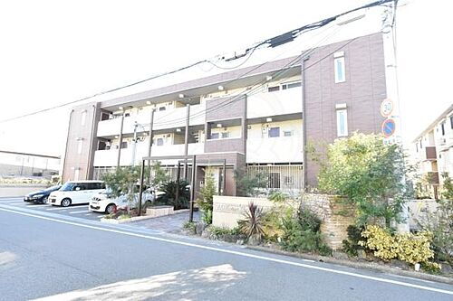 大阪府堺市西区浜寺石津町東４丁 築9年3ヶ月 3階建